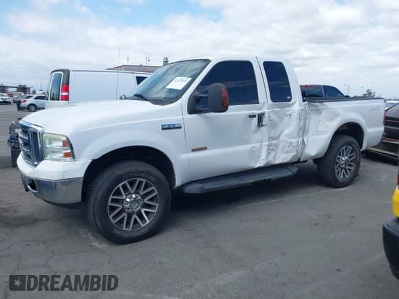 ✅ 2006 Ford F-250 XL • VIN: 1FTSX21P56EC10536 • Лот: 42111074. Опубликован ранее на IAAI с пробегом 184 803 миль. Бесплатный доступ к архиву аукционных продаж из США и подробный отчёт об истории автомобиля на DreamBid. Изображение 14.