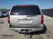 2010 Chevrolet Suburban LT z VIN 1GNUKJE36AR231624, wystawiony jako Copart lot #84595965 z przebiegiem 318 317 mil mil oraz Szkoda całkowita • Salvage title. Historia ofert i sprzedaży dostępna na DreamBid. Obrazek 6.