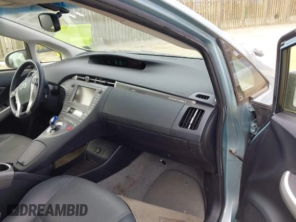 ✅ 2015 Toyota Prius • VIN: JTDKN3DP2F3070853 • Lot: 43313363. Listed on IAAI with 100,936 mi. Free auction sales archive from the USA and detailed vehicle history report at DreamBid. Image 5.