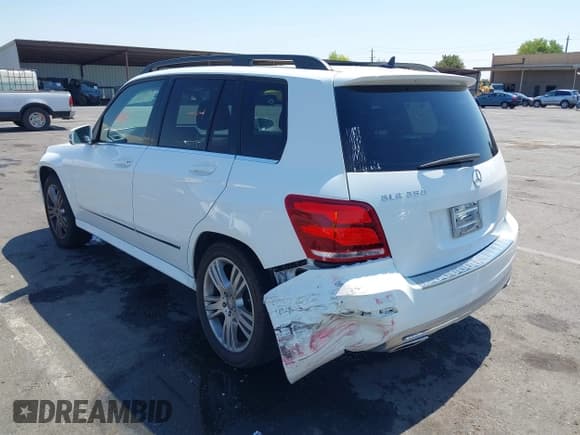 ✅ 2013 Mercedes-Benz GLK 350 • VIN: WDCGG5HBXDG028201 • Lot: 43084401. Listed on IAAI with 60,660 mi. Free auction sales archive from the USA and detailed vehicle history report at DreamBid. Image 6.