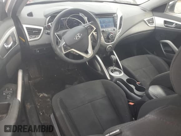 ✅ 2014 Hyundai Veloster • VIN: KMHTC6ADXEU189342 • Lot: 43715045. Wystawiony na Copart z przebiegiem 133 671 mil. Bezpłatny archiwum sprzedaży aukcyjnych z USA i szczegółowy raport historii pojazdu na DreamBid. Zdjęcie 8.