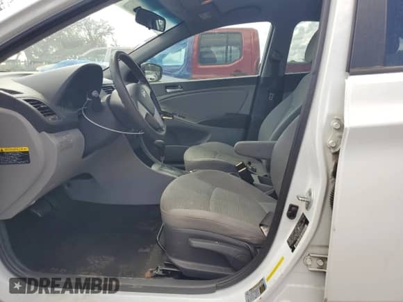 2015 Hyundai Accent GLS с VIN KMHCT4AE7FU921148, выставлен на аукционе Copart как лот 86611045 с пробегом 129 976 миль миль и Списание • Salvage title. История ставок и продаж доступна на DreamBid. Изображение 7.