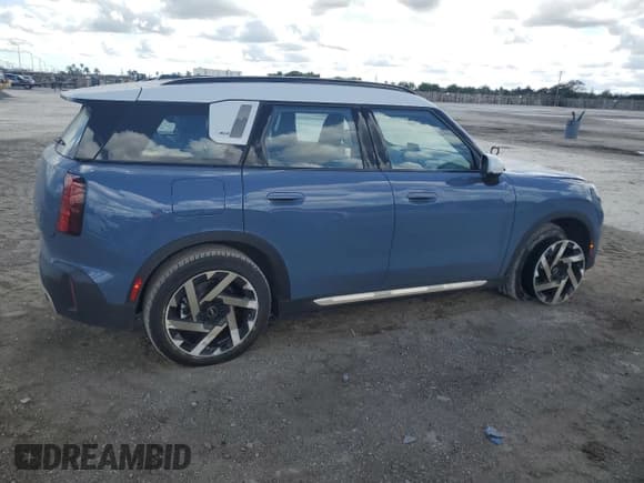 ✅ 2025 MINI Countryman SE • VIN: WMZ53GA08S7R55045 • Lot: 46103385. Listed on Copart with 2,929 mi. Free auction sales archive from the USA and detailed vehicle history report at DreamBid. Image 3.