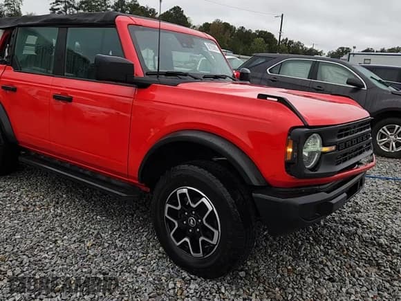 ✅ 2022 Ford Bronco • VIN: 1FMDE5BHXNLB41162 • Lot: 90105895. Wystawiony na Copart z przebiegiem 66 226 mil. Bezpłatny archiwum sprzedaży aukcyjnych z USA i szczegółowy raport historii pojazdu na DreamBid. Zdjęcie 13.