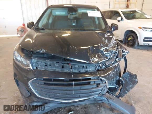 ✅ 2020 Chevrolet Trax LS • VIN: KL7CJKSB8LB088953 • Lot: 43392952. Wystawiony na IAAI z przebiegiem 90 707 mil. Bezpłatny archiwum sprzedaży aukcyjnych z USA i szczegółowy raport historii pojazdu na DreamBid. Zdjęcie 12.