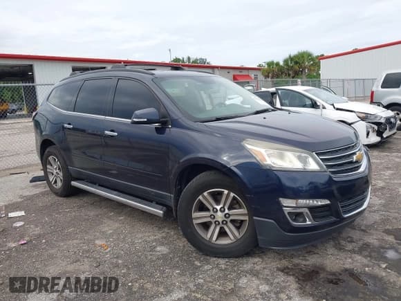 ✅ 2017 Chevrolet Traverse LT • VIN: 1GNKRGKD5HJ162145 • Lot: 43252658. Wystawiony na IAAI z przebiegiem 99 411 mil. Bezpłatny archiwum sprzedaży aukcyjnych z USA i szczegółowy raport historii pojazdu na DreamBid. Zdjęcie 1.