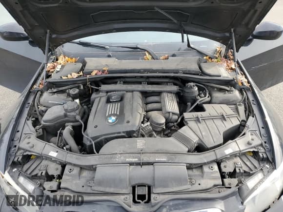 ✅ 2011 BMW 3 Series 328i • VIN: WBAKE5C50BE755134 • Лот: 93724345. Опубликован ранее на Copart с пробегом 142 163 миль. Бесплатный доступ к архиву аукционных продаж из США и подробный отчёт об истории автомобиля на DreamBid. Изображение 11.