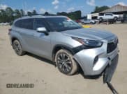 ✅ 2023 Toyota Highlander Hybrid XLE • VIN: 5TDKARAH4PS520885 • Lot: 71781825. Listed on Copart with Not provided. Free auction sales archive from the USA and detailed vehicle history report at DreamBid. Image 4.