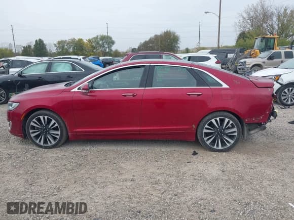 ✅ 2018 Lincoln MKZ Reserve • VIN: 3LN6L5FC0JR608680 • Lot: 43545427. Wystawiony na IAAI z przebiegiem 41 079 mil. Bezpłatny archiwum sprzedaży aukcyjnych z USA i szczegółowy raport historii pojazdu na DreamBid. Zdjęcie 15.