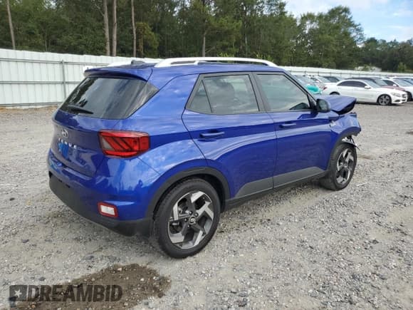 ✅ 2025 Hyundai Venue SEL • VIN: KMHRC8A31SU401747 • Lot: 81723855. Listed on Copart with 5,750 mi. Free auction sales archive from the USA and detailed vehicle history report at DreamBid. Image 3.