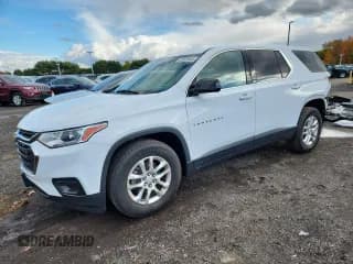 ✅ 2019 Chevrolet Traverse LS • VIN: 1GNEVFKW3KJ241986 • Lot: 82528545. Wystawiony na Copart z przebiegiem 42 682 mil. Bezpłatny archiwum sprzedaży aukcyjnych z USA i szczegółowy raport historii pojazdu na DreamBid. Zdjęcie 1.