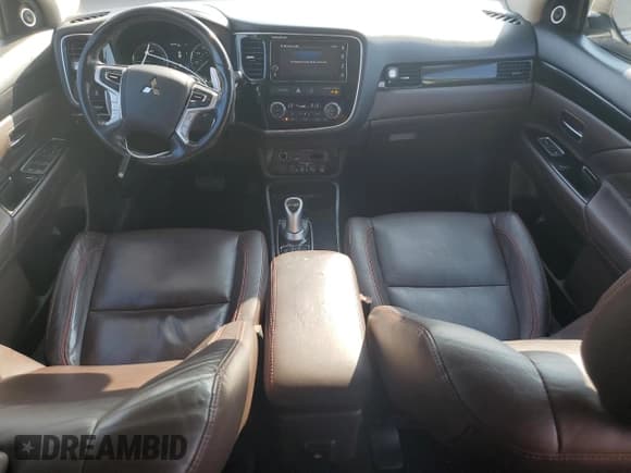 ✅ 2018 Mitsubishi Outlander SEL • VIN: JA4J24A53JZ058952 • Lot: 86305495. Wystawiony na Copart z przebiegiem 107 748 mil. Bezpłatny archiwum sprzedaży aukcyjnych z USA i szczegółowy raport historii pojazdu na DreamBid. Zdjęcie 8.