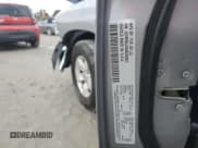 ✅ 2022 Ram 1500 SLT • VIN: 1C6RR6LG5NS240057 • Lot: 90339985. Wystawiony na Copart z przebiegiem 42 600 mil. Bezpłatny archiwum sprzedaży aukcyjnych z USA i szczegółowy raport historii pojazdu na DreamBid. Zdjęcie 13.