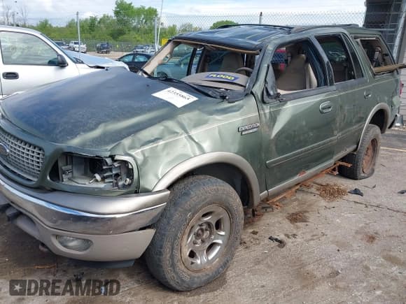 ✅ 2000 Ford Expedition Eddie Bauer • VIN: 1FMPU18L5YLC36320 • Lot: 42355865. Listed on IAAI with 221,787 mi. Free auction sales archive from the USA and detailed vehicle history report at DreamBid. Image 2.