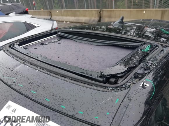 ✅ 2013 Hyundai Veloster w/Black Int • VIN: KMHTC6AD1DU145647 • Lot: 41591140. Wystawiony na IAAI z przebiegiem 115 577 mil. Bezpłatny archiwum sprzedaży aukcyjnych z USA i szczegółowy raport historii pojazdu na DreamBid. Zdjęcie 6.