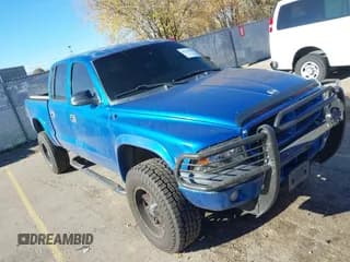 ✅ 2000 Dodge Dakota Sport • VIN: 1B7GG2AN5YS666299 • Lot: 43701291. Listed on IAAI with 205,092 mi. Free auction sales archive from the USA and detailed vehicle history report at DreamBid. Image 1.