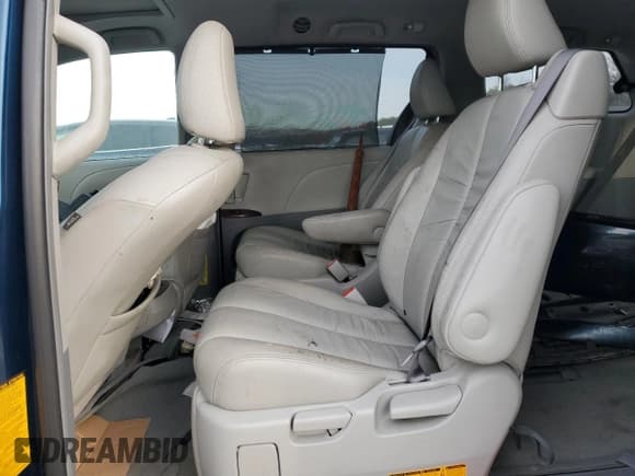 ✅ 2011 Toyota Sienna XLE • VIN: 5TDDK3DC2BS023443 • Lot: 88552205. Listed on Copart with Not provided. Free auction sales archive from the USA and detailed vehicle history report at DreamBid. Image 11.