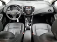 ✅ 2017 Chevrolet Cruze Premier • VIN: 1G1BF5SM6H7195893 • Lot: 41030333. Wystawiony na Copart z przebiegiem 58 422 mil. Bezpłatny archiwum sprzedaży aukcyjnych z USA i szczegółowy raport historii pojazdu na DreamBid. Zdjęcie 8.