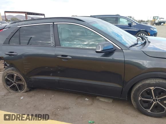 ✅ 2024 Kia Niro EX • VIN: KNDCR3LE8R5171784 • Lot: 43438763. Listed on IAAI with 20,688 mi. Free auction sales archive from the USA and detailed vehicle history report at DreamBid. Image 14.