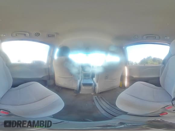 ✅ 2015 Toyota Sienna LE AAS • VIN: 5TDKK3DC4FS549795 • Lot: 71991125. Listed on Copart with 133,771 mi. Free auction sales archive from the USA and detailed vehicle history report at DreamBid. Image 16.