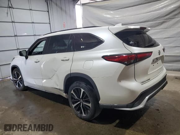 ✅ 2021 Toyota Highlander XSE • VIN: 5TDJZRBH4MS065910 • Lot: 68249655. Listed on Copart with 63,756 mi. Free auction sales archive from the USA and detailed vehicle history report at DreamBid. Image 2.