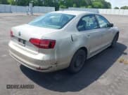 ✅ 2016 Volkswagen Jetta S • VIN: 3VW267AJ5GM299562 • Lot: 42221718. Wystawiony na IAAI z przebiegiem 118 887 mil. Bezpłatny archiwum sprzedaży aukcyjnych z USA i szczegółowy raport historii pojazdu na DreamBid. Zdjęcie 4.