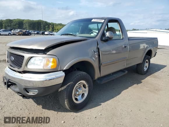 ✅ 2002 Ford F-150 XL • VIN: 1FTRF18W62NA19338 • Лот: 81080905. Опубликован ранее на Copart с пробегом Не указан. Бесплатный доступ к архиву аукционных продаж из США и подробный отчёт об истории автомобиля на DreamBid. Изображение 1.