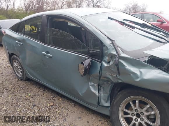 ✅ 2018 Toyota Prius Two • VIN: JTDKBRFU3J3057696 • Лот: 43719993. Опубликован ранее на IAAI с пробегом 74 851 миль. Бесплатный доступ к архиву аукционных продаж из США и подробный отчёт об истории автомобиля на DreamBid. Изображение 17.