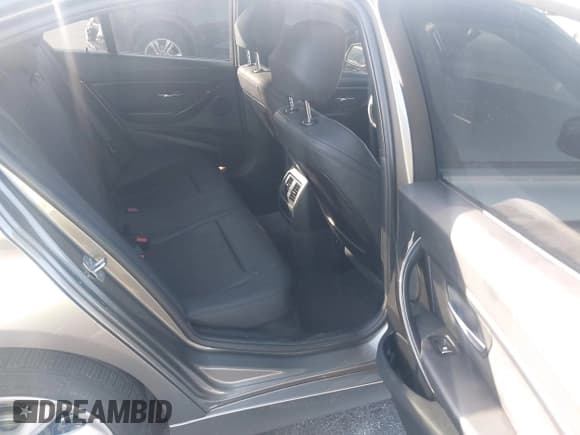 ✅ 2017 BMW 3 Series 320i xDrive • VIN: WBA8E5G39HNU44278 • Лот: 43797502. Опубликован ранее на IAAI с пробегом 54 132 миль. Бесплатный доступ к архиву аукционных продаж из США и подробный отчёт об истории автомобиля на DreamBid. Изображение 8.