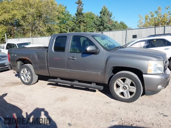 ✅ 2007 Chevrolet Silverado 1500 1LT • VIN: 1GCEK19057Z639585 • Lot: 43408173. Listed on IAAI with 134,431 mi. Free auction sales archive from the USA and detailed vehicle history report at DreamBid. Image 13.