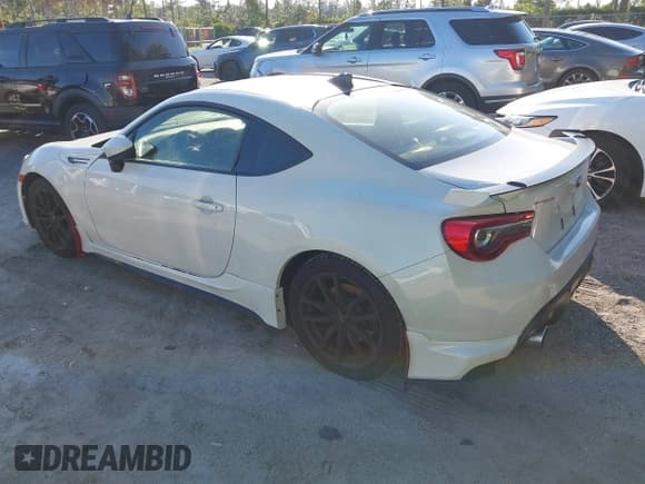 ✅ 2017 Subaru BRZ Limited • VIN: JF1ZCAC19H8605081 • Lot: 43607690. Listed on IAAI with 38,847 mi. Free auction sales archive from the USA and detailed vehicle history report at DreamBid. Image 3.