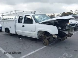 ✅ 2005 Chevrolet Silverado 2500HD Work Truck • VIN: 1GCHC29UX5E126730 • Лот: 42119717. Опубликован ранее на IAAI с пробегом Не указан. Бесплатный доступ к архиву аукционных продаж из США и подробный отчёт об истории автомобиля на DreamBid. Изображение 1.