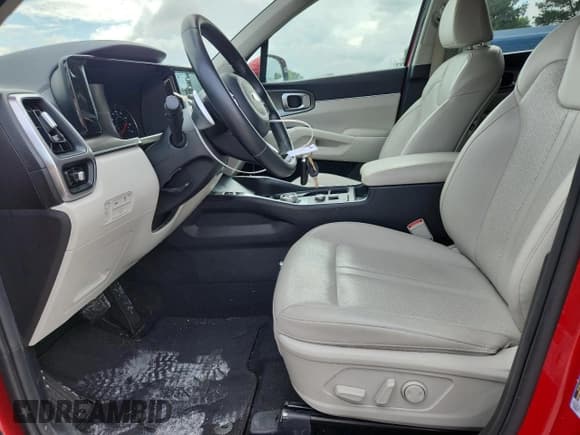 ✅ 2021 Kia Sorento EX • VIN: KNDRH4LG2M5033056 • Lot: 60971225. Wystawiony na Copart z przebiegiem 49 960 mil. Bezpłatny archiwum sprzedaży aukcyjnych z USA i szczegółowy raport historii pojazdu na DreamBid. Zdjęcie 7.