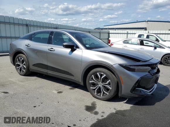 ✅ 2024 Toyota Crown XLE • VIN: JTDAAAAF8R3024715 • Lot: 70633115. Listed on Copart with 34,887 mi. Free auction sales archive from the USA and detailed vehicle history report at DreamBid. Image 4.