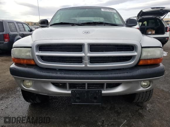 ✅ 2003 Dodge Dakota Sport • VIN: 1D7HG38N23S205026 • Lot: 50970345. Wystawiony na Copart z przebiegiem 194 724 mil. Bezpłatny archiwum sprzedaży aukcyjnych z USA i szczegółowy raport historii pojazdu na DreamBid. Zdjęcie 5.