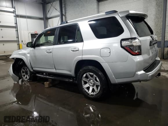 ✅ 2014 Toyota 4Runner SR5 • VIN: JTEBU5JR2E5163049 • Лот: 89442555. Опубликован ранее на Copart с пробегом 169 015 миль. Бесплатный доступ к архиву аукционных продаж из США и подробный отчёт об истории автомобиля на DreamBid. Изображение 2.