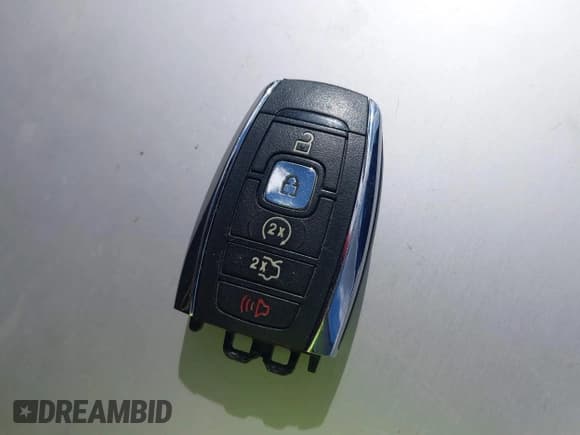 ✅ 2018 Lincoln MKX Reserve • VIN: 2LMPJ6LR0JBL26437 • Lot: 43506847. Listed on IAAI with 24,939 mi. Free auction sales archive from the USA and detailed vehicle history report at DreamBid. Image 11.