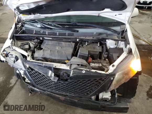 ✅ 2014 Toyota Sienna SE • VIN: 5TDXK3DC2ES442961 • Lot: 70143165. Listed on Copart with 204,488 mi. Free auction sales archive from the USA and detailed vehicle history report at DreamBid. Image 12.