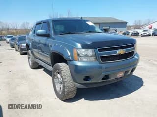 ✅ 2010 Chevrolet Avalanche LS • VIN: 3GNVKEE02AG220542 • Lot: 42055372. Wystawiony na IAAI z przebiegiem 146 029 mil. Bezpłatny archiwum sprzedaży aukcyjnych z USA i szczegółowy raport historii pojazdu na DreamBid. Zdjęcie 1.