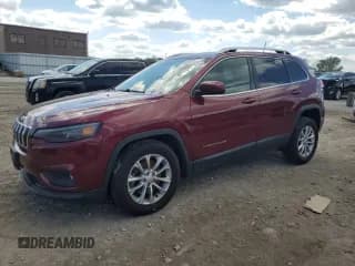 ✅ 2019 Jeep Cherokee Latitude • VIN: 1C4PJMCX1KD346680 • Lot: 81795405. Wystawiony na Copart z przebiegiem 126 007 mil. Bezpłatny archiwum sprzedaży aukcyjnych z USA i szczegółowy raport historii pojazdu na DreamBid. Zdjęcie 1.