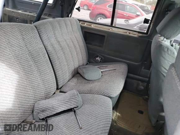 ✅ 1988 Toyota 4Runner • VIN: JT3VN66W8J0019827 • Лот: 82001395. Опубликован ранее на Copart с пробегом 244 743 миль. Бесплатный доступ к архиву аукционных продаж из США и подробный отчёт об истории автомобиля на DreamBid. Изображение 11.