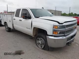 ✅ 2019 Chevrolet Silverado 2500HD Work Truck • VIN: 2GB2CREG1K1221564 • Лот: 42362013. Опубликован ранее на IAAI с пробегом 126 897 миль. Бесплатный доступ к архиву аукционных продаж из США и подробный отчёт об истории автомобиля на DreamBid. Изображение 1.
