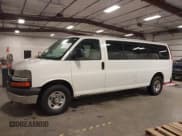 ✅ 2014 Chevrolet Express Passenger LT • VIN: 1GAZG1FG9E1189917 • Lot: 43556543. Wystawiony na IAAI z przebiegiem 342 296 mil. Bezpłatny archiwum sprzedaży aukcyjnych z USA i szczegółowy raport historii pojazdu na DreamBid. Zdjęcie 14.