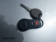 ✅ 2003 Chrysler 300M M • VIN: 2C3AE66G83H567901 • Lot: 42046395. Wystawiony na IAAI z przebiegiem 136 857 mil. Bezpłatny archiwum sprzedaży aukcyjnych z USA i szczegółowy raport historii pojazdu na DreamBid. Zdjęcie 11.