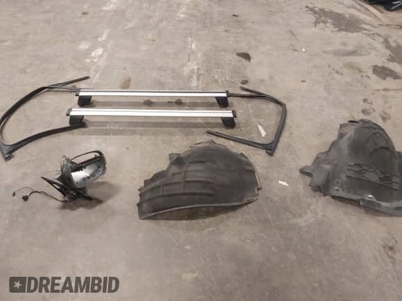 ✅ 2017 Audi Q5 Premium Plus • VIN: WA1M2AFP2HA044832 • Lot: 43621294. Wystawiony na IAAI z przebiegiem 119 372 mil. Bezpłatny archiwum sprzedaży aukcyjnych z USA i szczegółowy raport historii pojazdu na DreamBid. Zdjęcie 18.