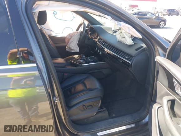 ✅ 2019 Audi Q7 Premium • VIN: WA1AAAF71KD007167 • Lot: 41685423. Listed on IAAI with 84,632 mi. Free auction sales archive from the USA and detailed vehicle history report at DreamBid. Image 5.