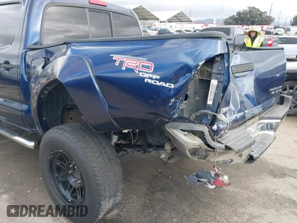 ✅ 2006 Toyota Tacoma PreRunner • VIN: 3TMJU62N56M009089 • Lot: 41524015. Wystawiony na IAAI z przebiegiem 168 653 mil. Bezpłatny archiwum sprzedaży aukcyjnych z USA i szczegółowy raport historii pojazdu na DreamBid. Zdjęcie 6.