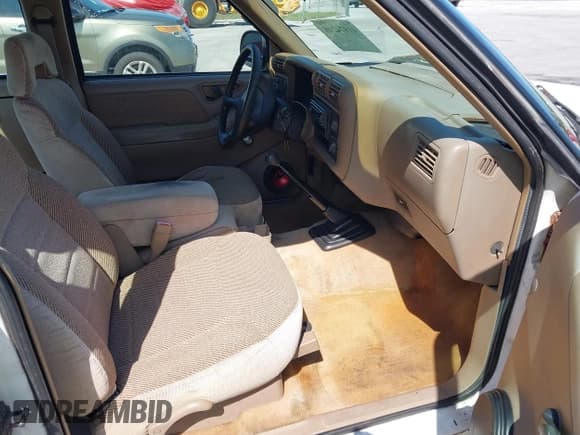 ✅ 1995 Chevrolet S-10 LS • VIN: 1GCCS1949S8173846 • Лот: 41974248. Опубликован ранее на IAAI с пробегом 196 398 миль. Бесплатный доступ к архиву аукционных продаж из США и подробный отчёт об истории автомобиля на DreamBid. Изображение 5.