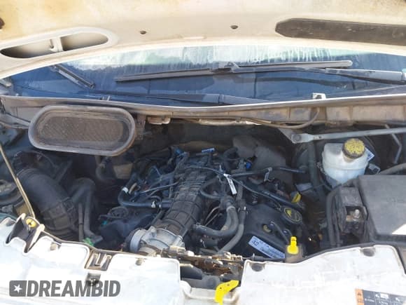 ✅ 2018 Ford Transit • VIN: 1FTBW2CG7JKA62688 • Lot: 43478168. Wystawiony na IAAI z przebiegiem 340 715 mil. Bezpłatny archiwum sprzedaży aukcyjnych z USA i szczegółowy raport historii pojazdu na DreamBid. Zdjęcie 10.