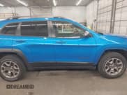✅ 2020 Jeep Cherokee Trailhawk • VIN: 1C4PJMBX6LD656570 • Lot: 42399597. Wystawiony na IAAI z przebiegiem 88 348 mil. Bezpłatny archiwum sprzedaży aukcyjnych z USA i szczegółowy raport historii pojazdu na DreamBid. Zdjęcie 14.